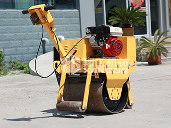 為什么別人家小型壓路機(jī)長壽？秘訣在這里！